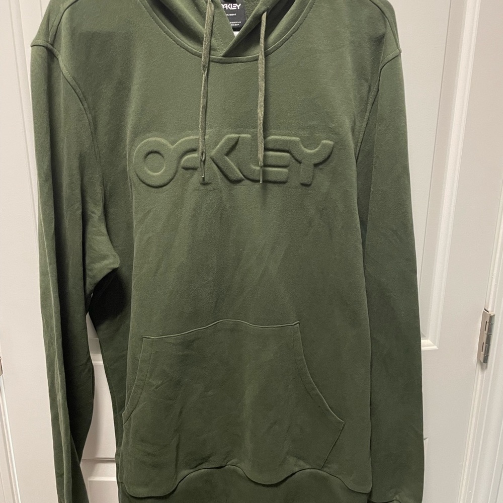 NWT Men’s Oakley Hoodie